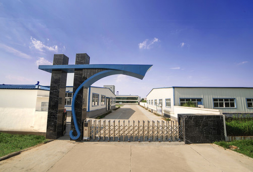 江蘇巨威機械申請高能比導(dǎo)桿式液壓打樁錘，極大減少液壓錘的外設(shè)油路管道:液壓機械